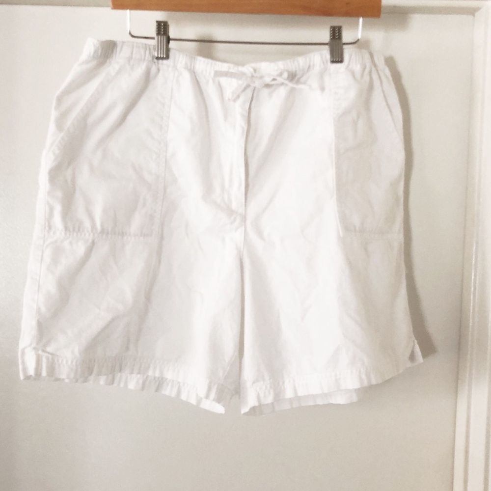 classic elements white elastic waist lounge shorts